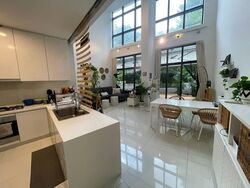 d'leedon photo thumbnail #2